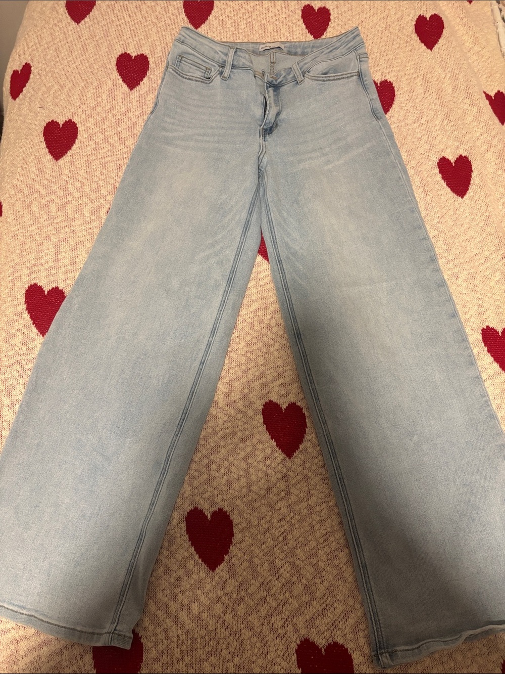 Light Wash Wide-Leg Women's Jeans